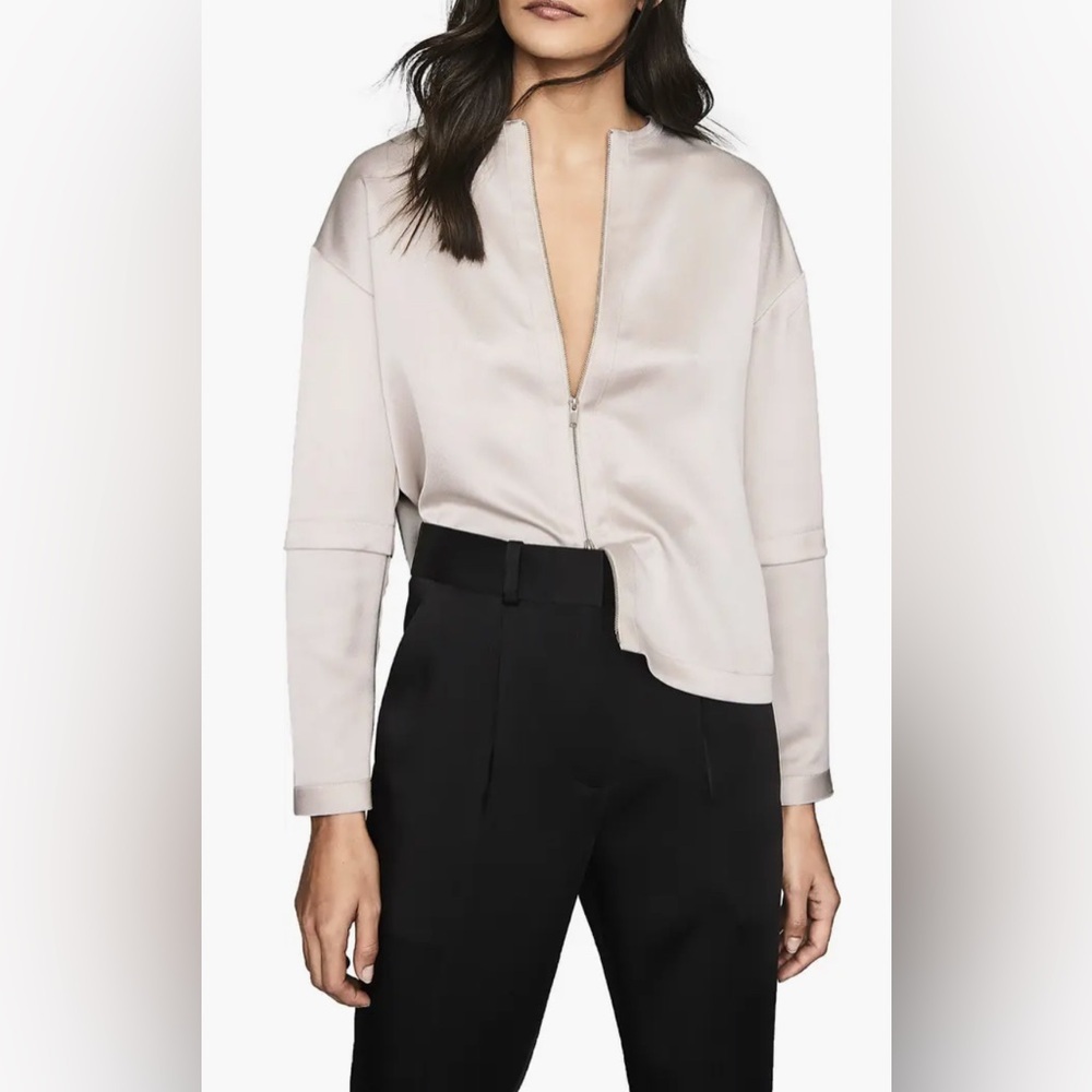 REISS
Lulu Zip Blouse in Oyster